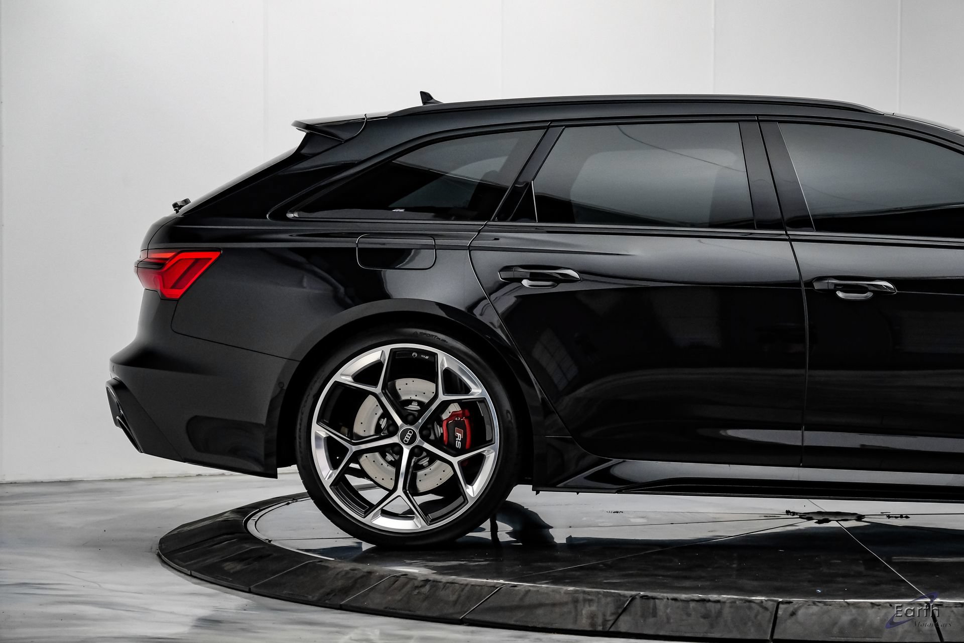 Used 2024 Audi RS 6 performance AWD/4WD image 21