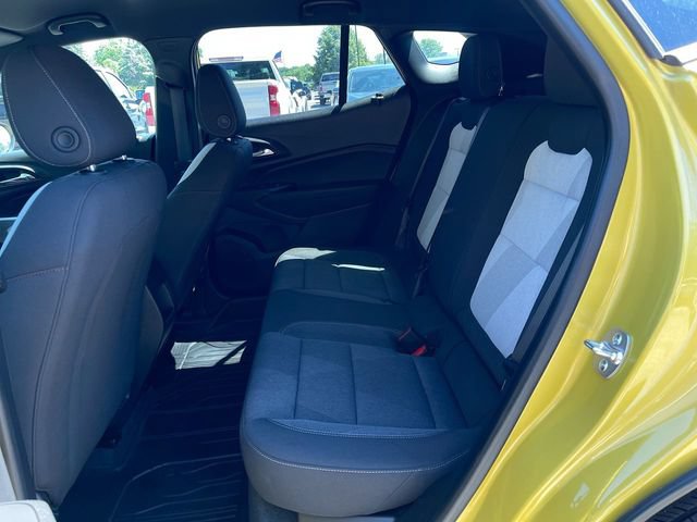Used 2025 Chevrolet Trax RS FWD image 22