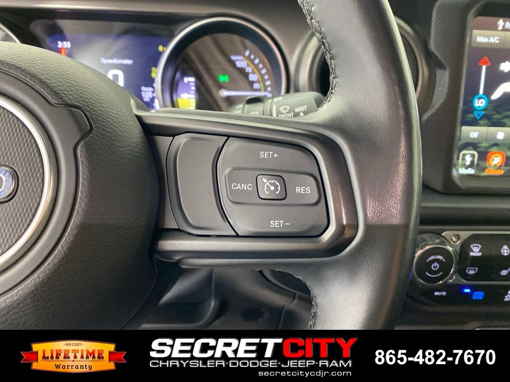 Used 2023 Jeep Wrangler Unlimited w/ Sun & Screen Package AWD/4WD image 15