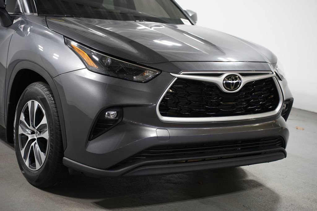 Certified 2024 Toyota Highlander XLE image 4