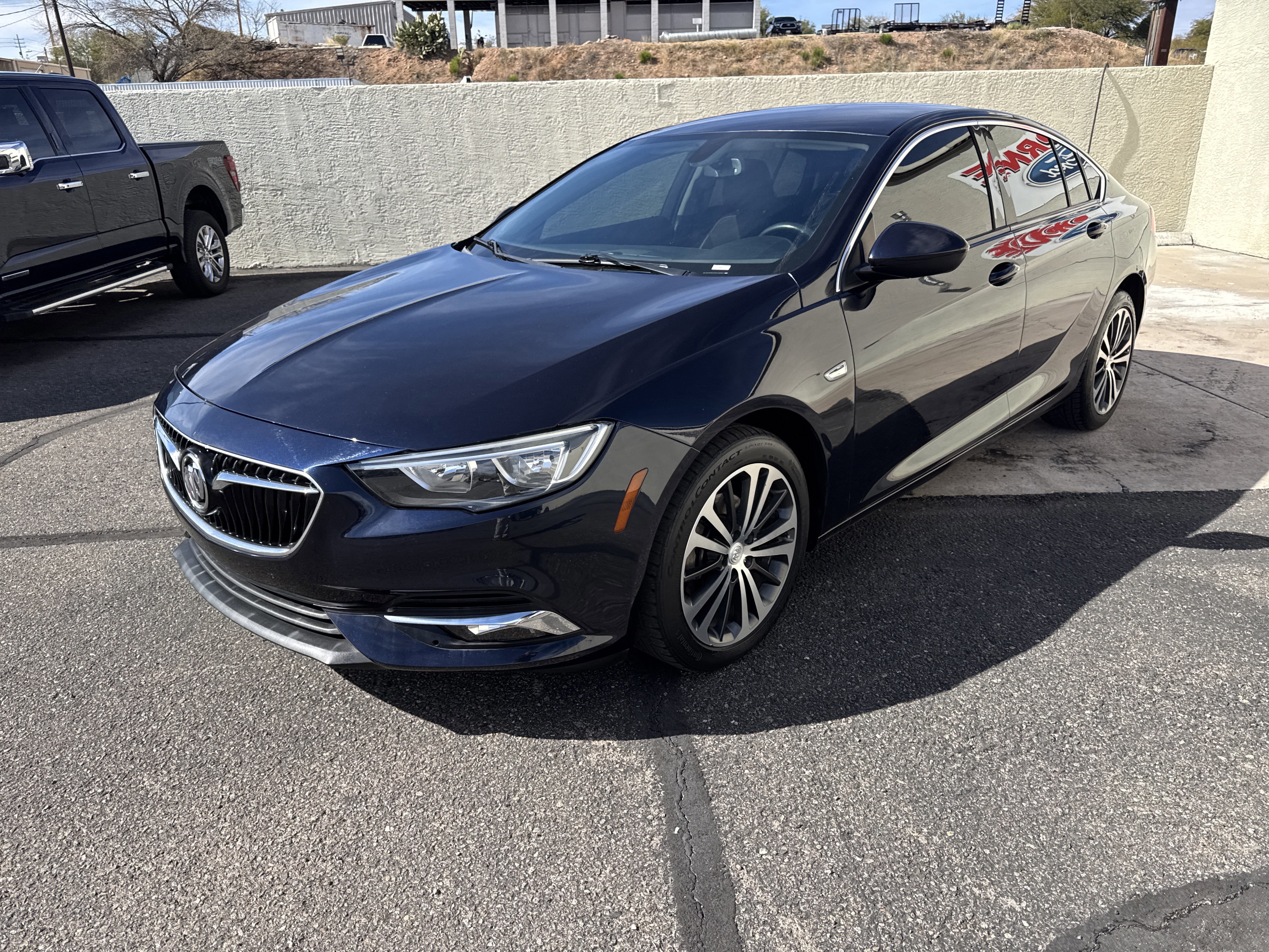 Used 2018 Buick Regal Preferred image 3