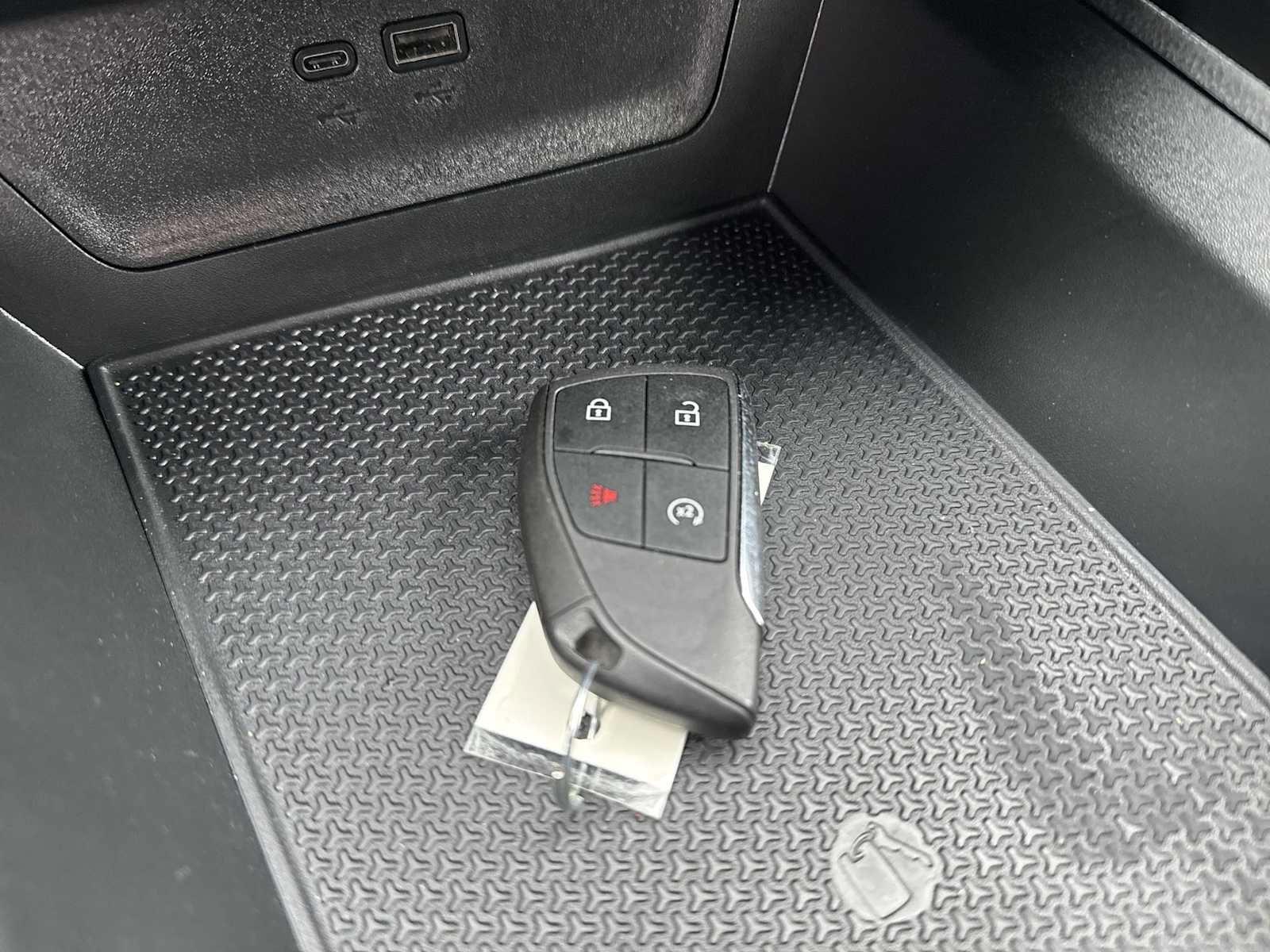 Used 2026 Chevrolet Equinox LT AWD/4WD image 32