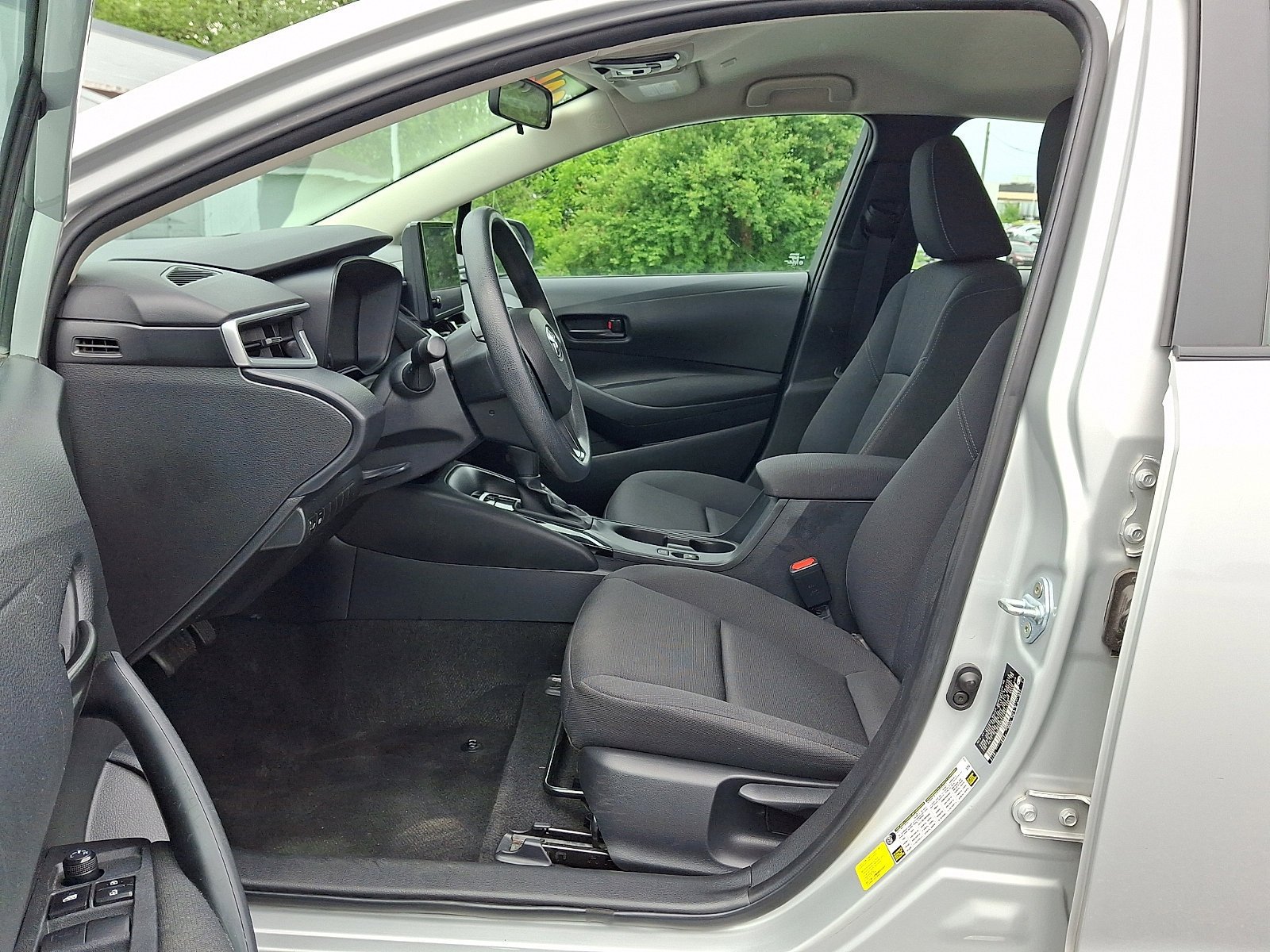 Used 2023 Toyota Corolla LE FWD image 15