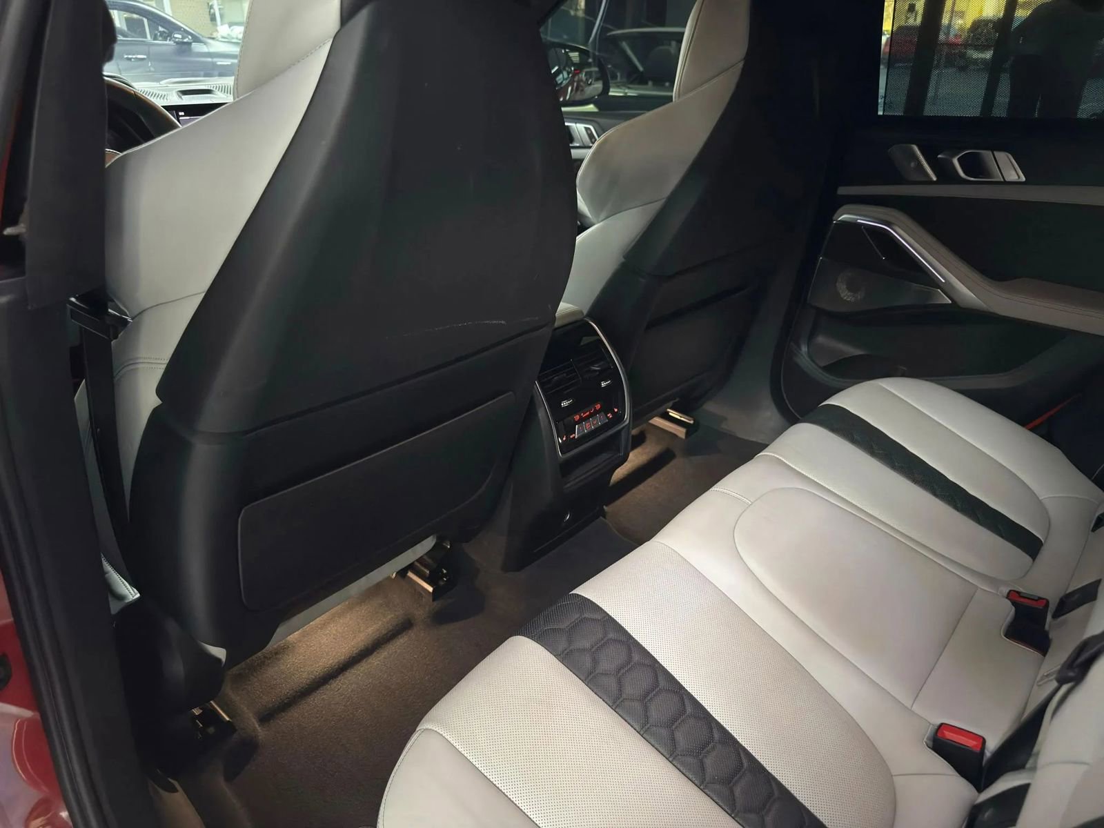 Used 2020 BMW X6 M Competition w/ Executive Package AWD/4WD image 26
