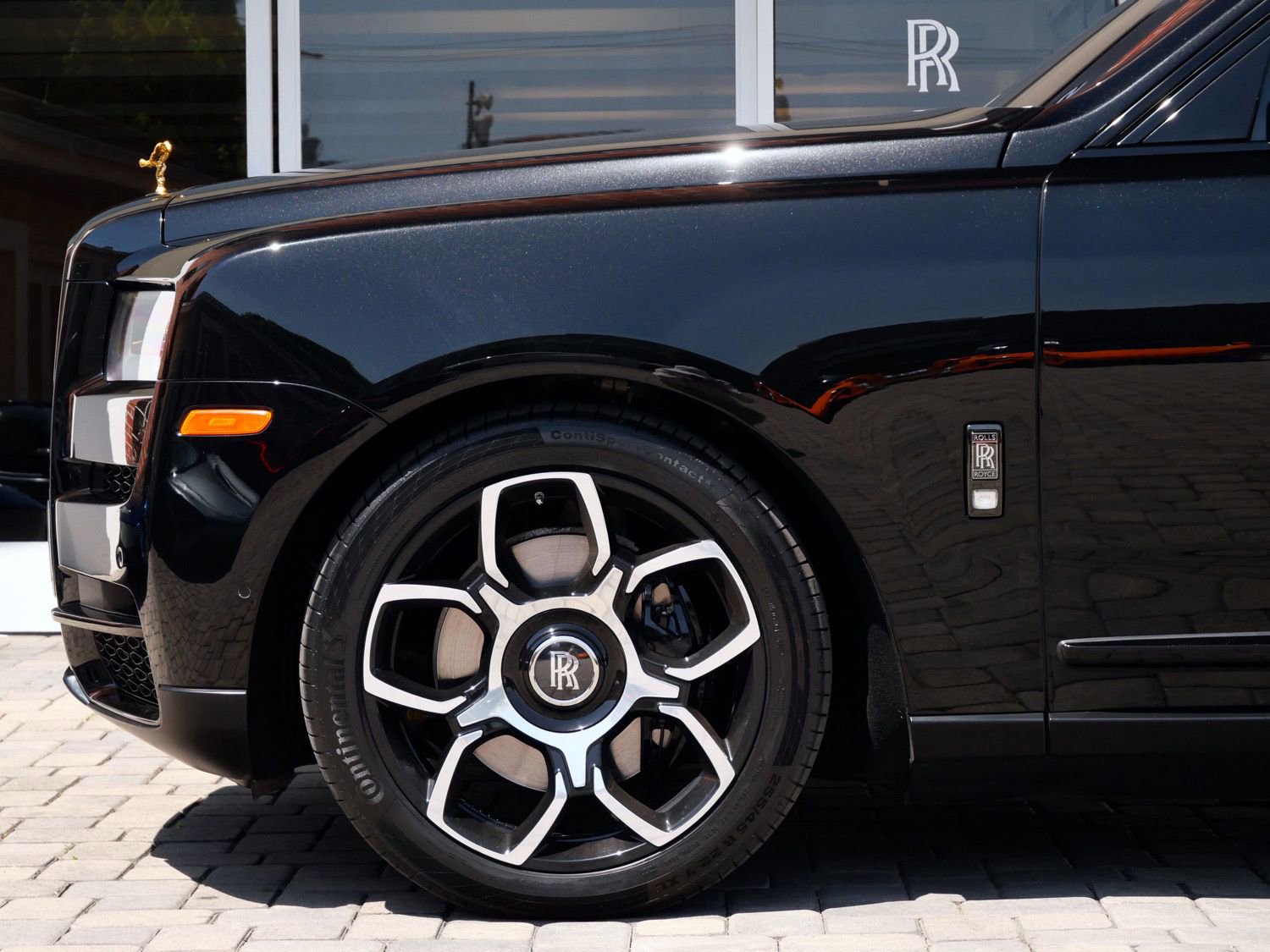Certified 2022 Rolls-Royce Cullinan Black Badge w/ Dark Exterior Package AWD/4WD image 13