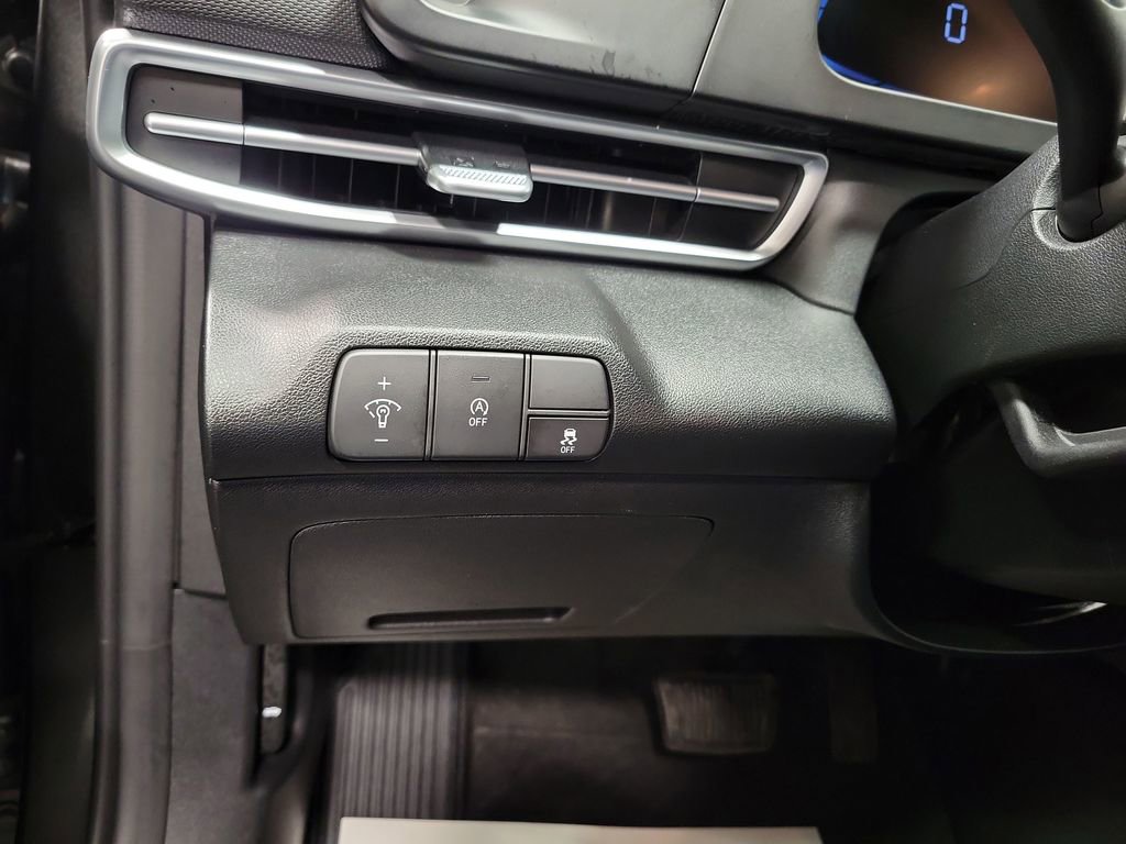 Used 2025 Hyundai Elantra SE image 20