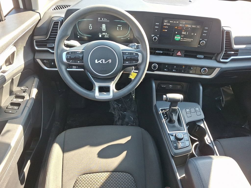 Used 2023 Kia Sportage LX image 11