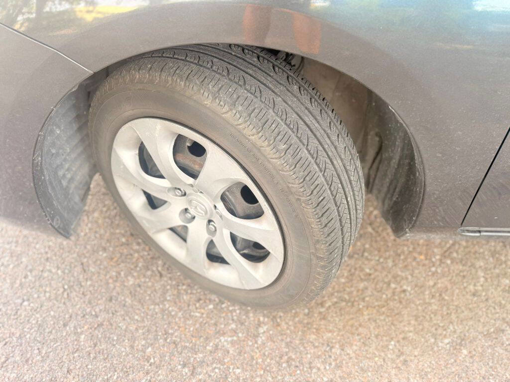 Used 2011 MAZDA MAZDA3 i Sport image 9