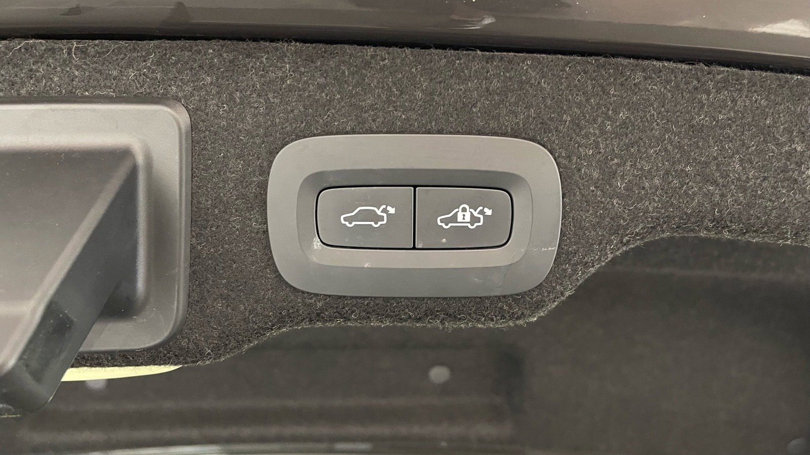 Used 2023 Volvo S90 B6 Ultimate w/ Protection Package Premier image 38