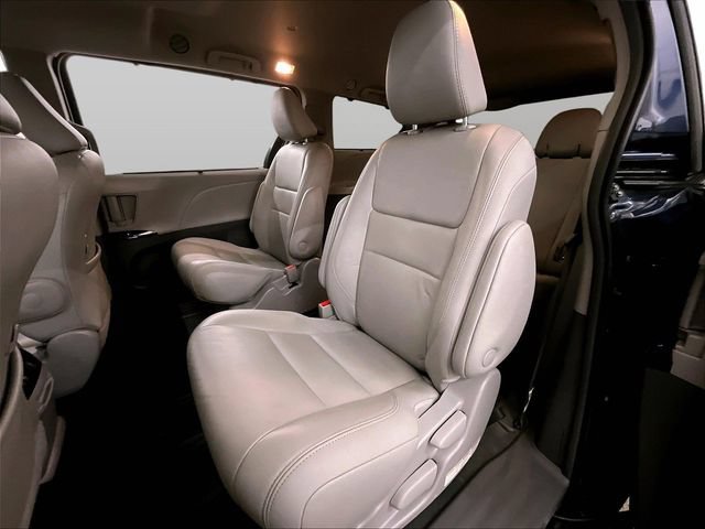 Used 2018 Toyota Sienna XLE w/ XLE Navigation Package AWD/4WD image 26