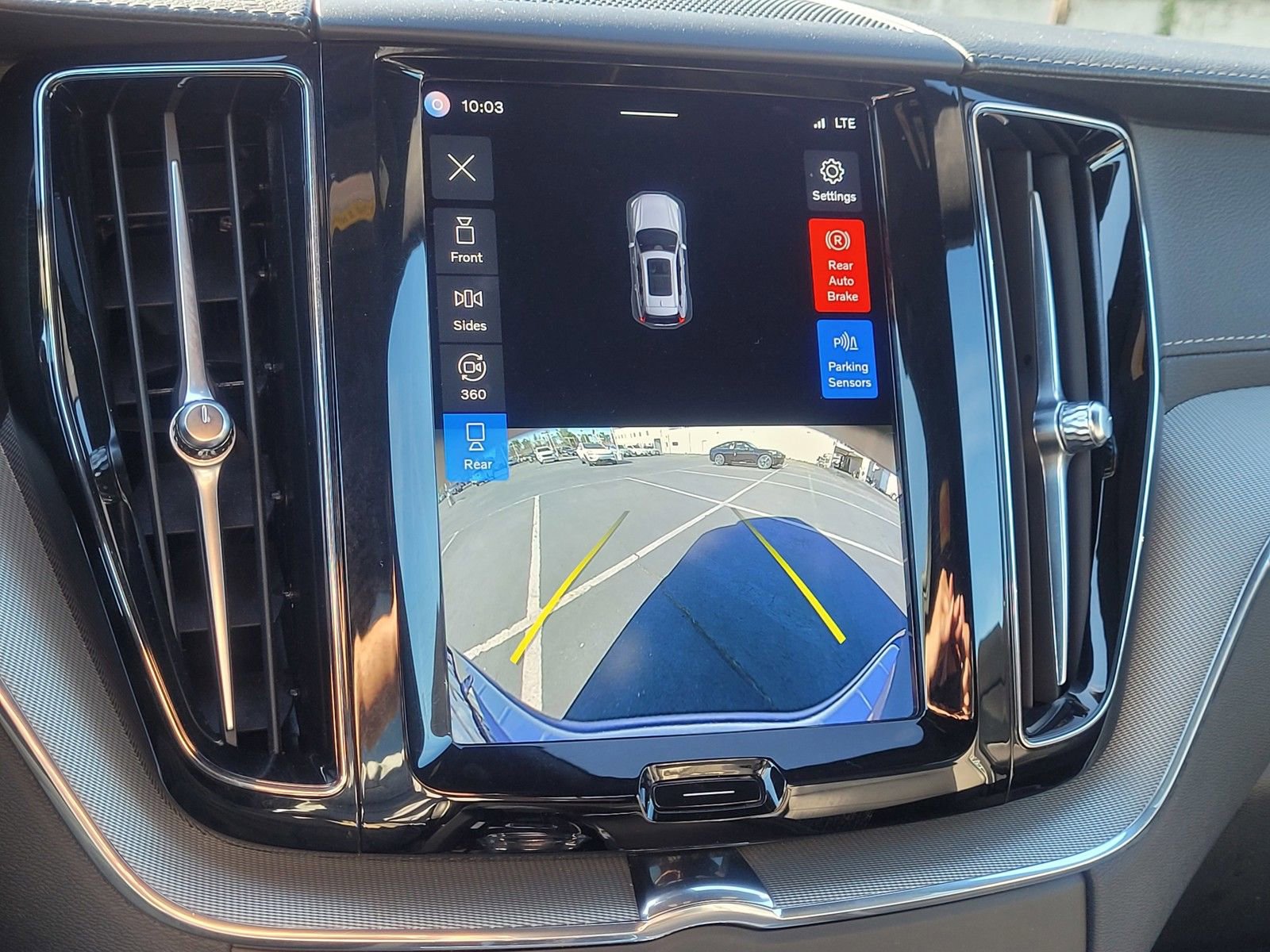 Certified 2023 Volvo XC60 B5 Ultimate AWD/4WD image 23