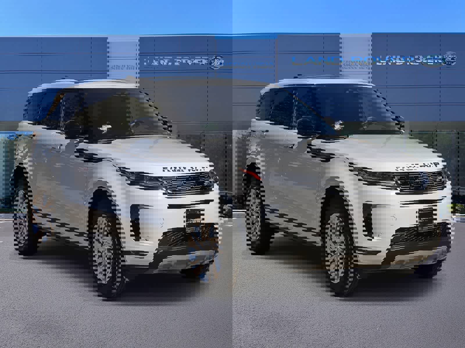 Used 2026 Land Rover Range Rover Evoque S image 3