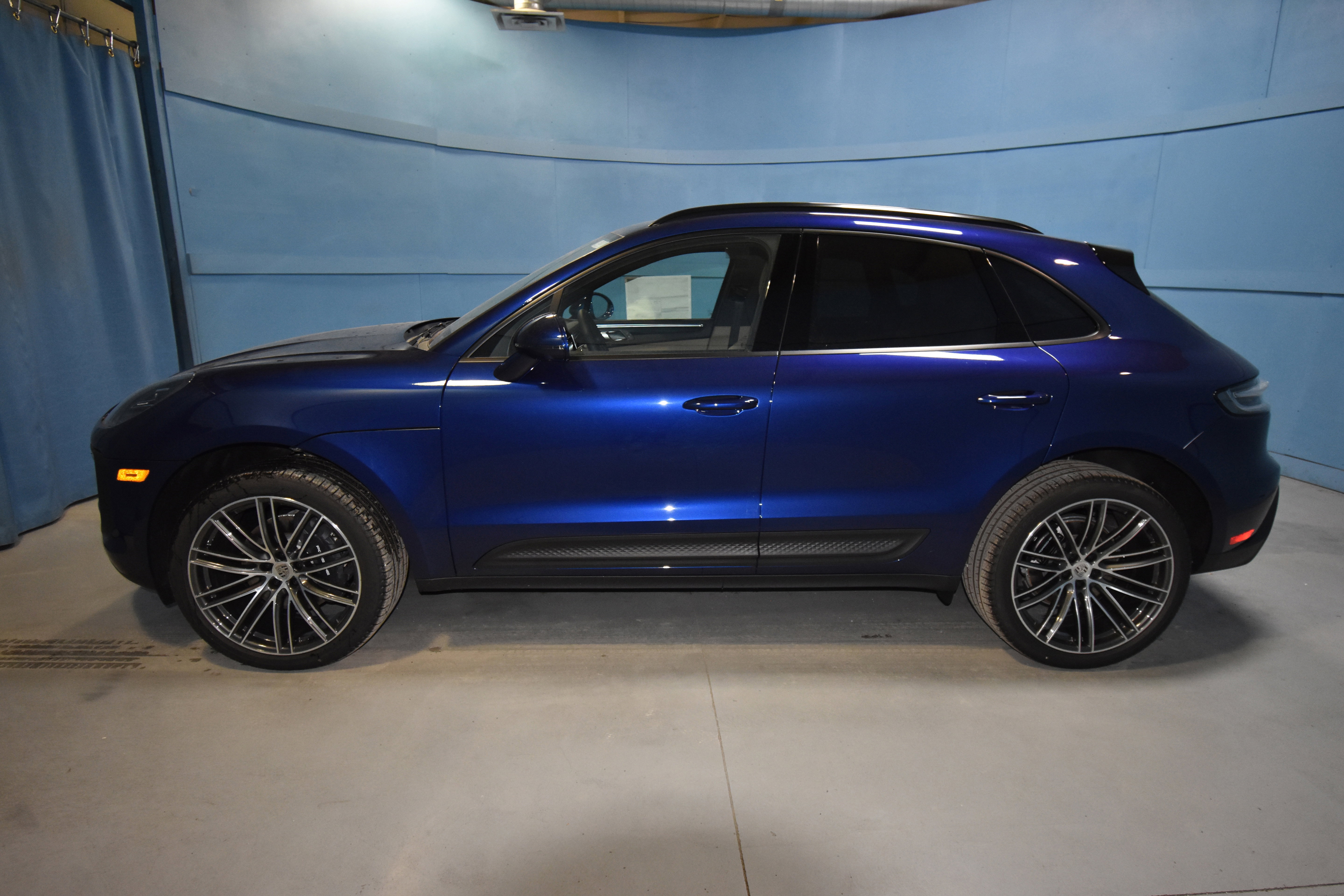 New 2026 Porsche Macan image 2