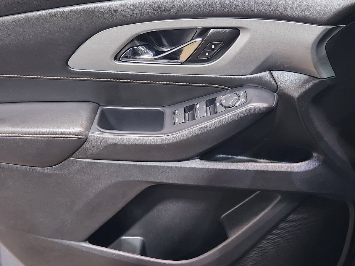 Used 2021 Chevrolet Traverse LS w/ LPO, Floor Liner Package FWD image 35
