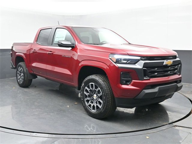 Used 2024 Chevrolet Colorado LT w/ LT Convenience Package III image 2