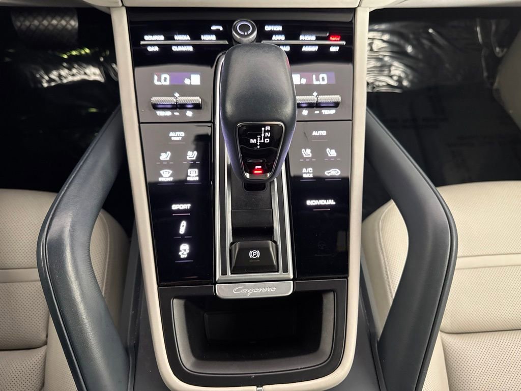 Used 2023 Porsche Cayenne AWD/4WD image 28