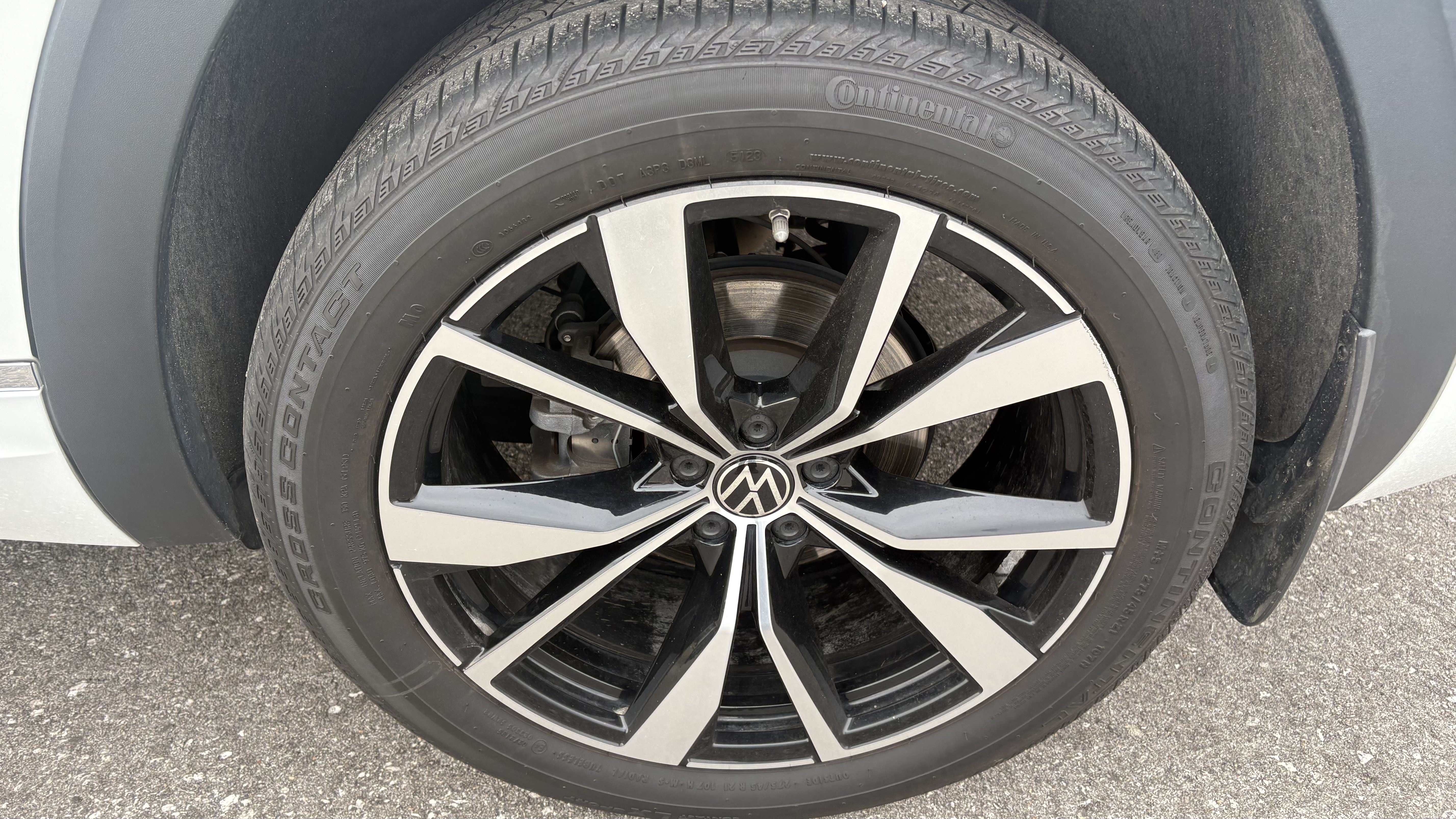 Used 2024 Volkswagen Atlas SEL Premium R-Line AWD/4WD image 45