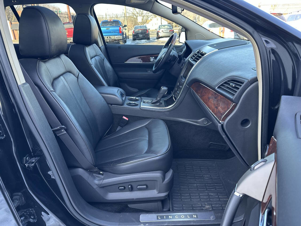 Used 2015 Lincoln MKX FWD w/ Equipment Group 102A image 36