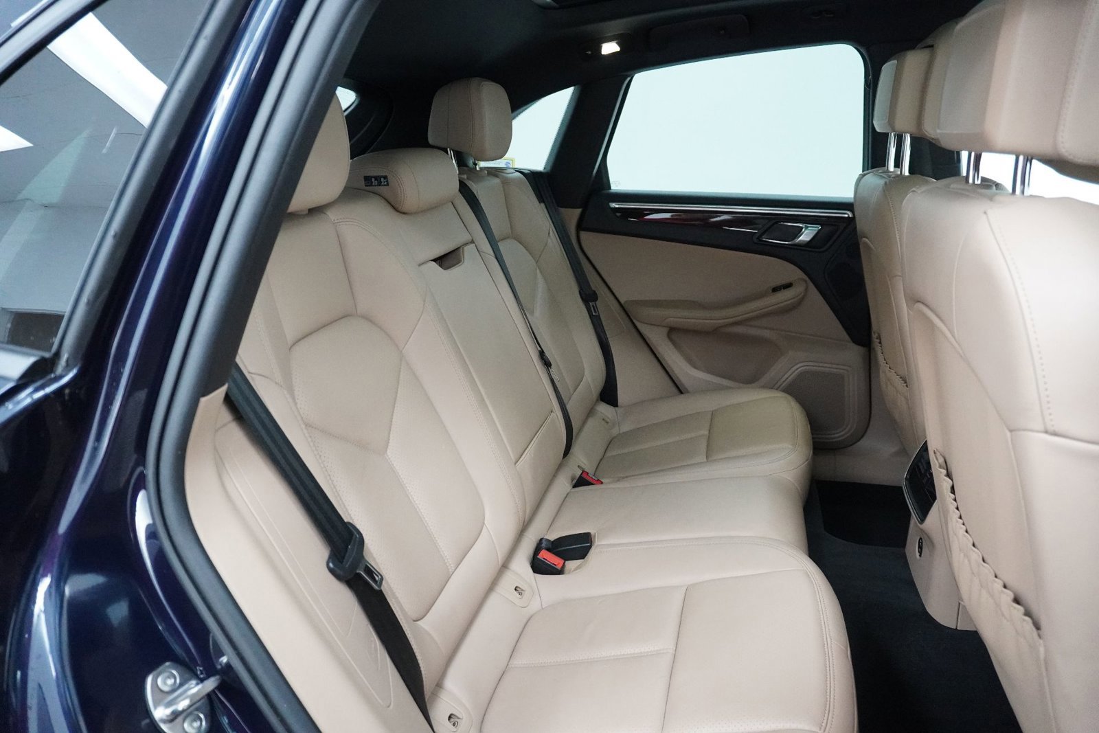 Certified 2023 Porsche Macan Turbo image 29