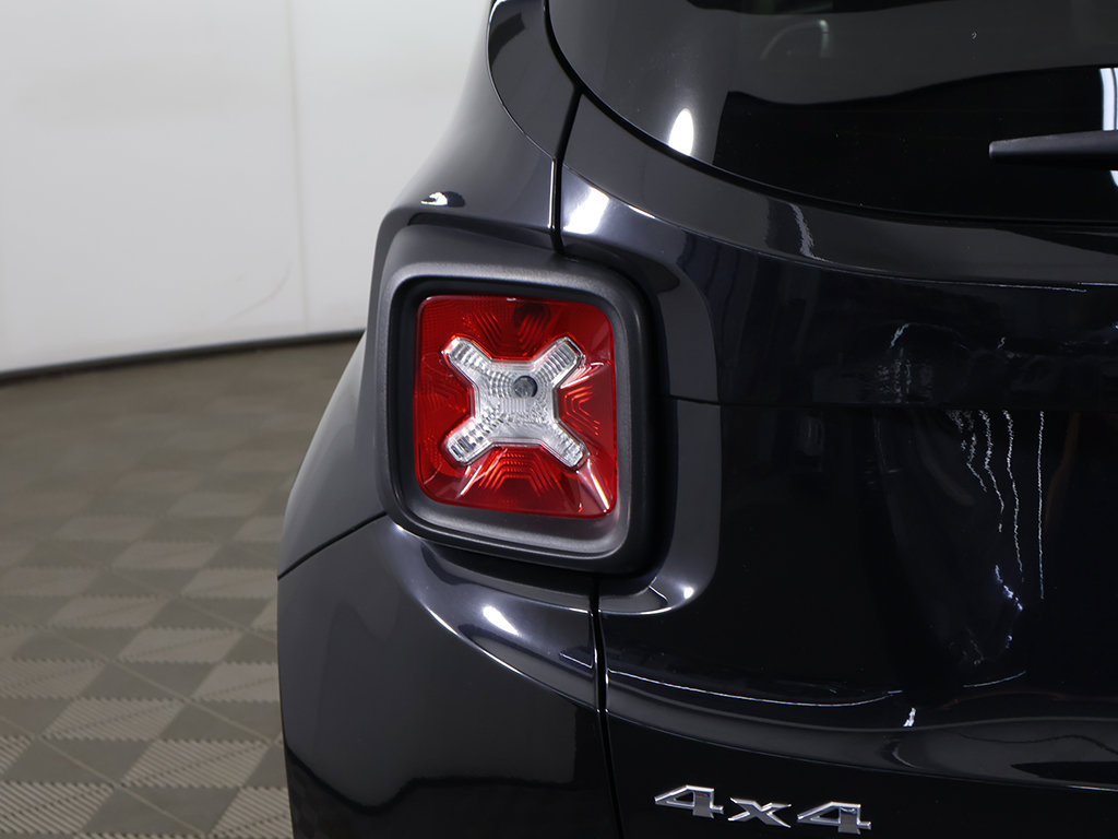 Used 2019 Jeep Renegade Latitude AWD/4WD image 12