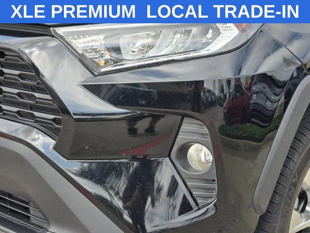 Used 2019 Toyota RAV4 XLE Premium FWD image 9