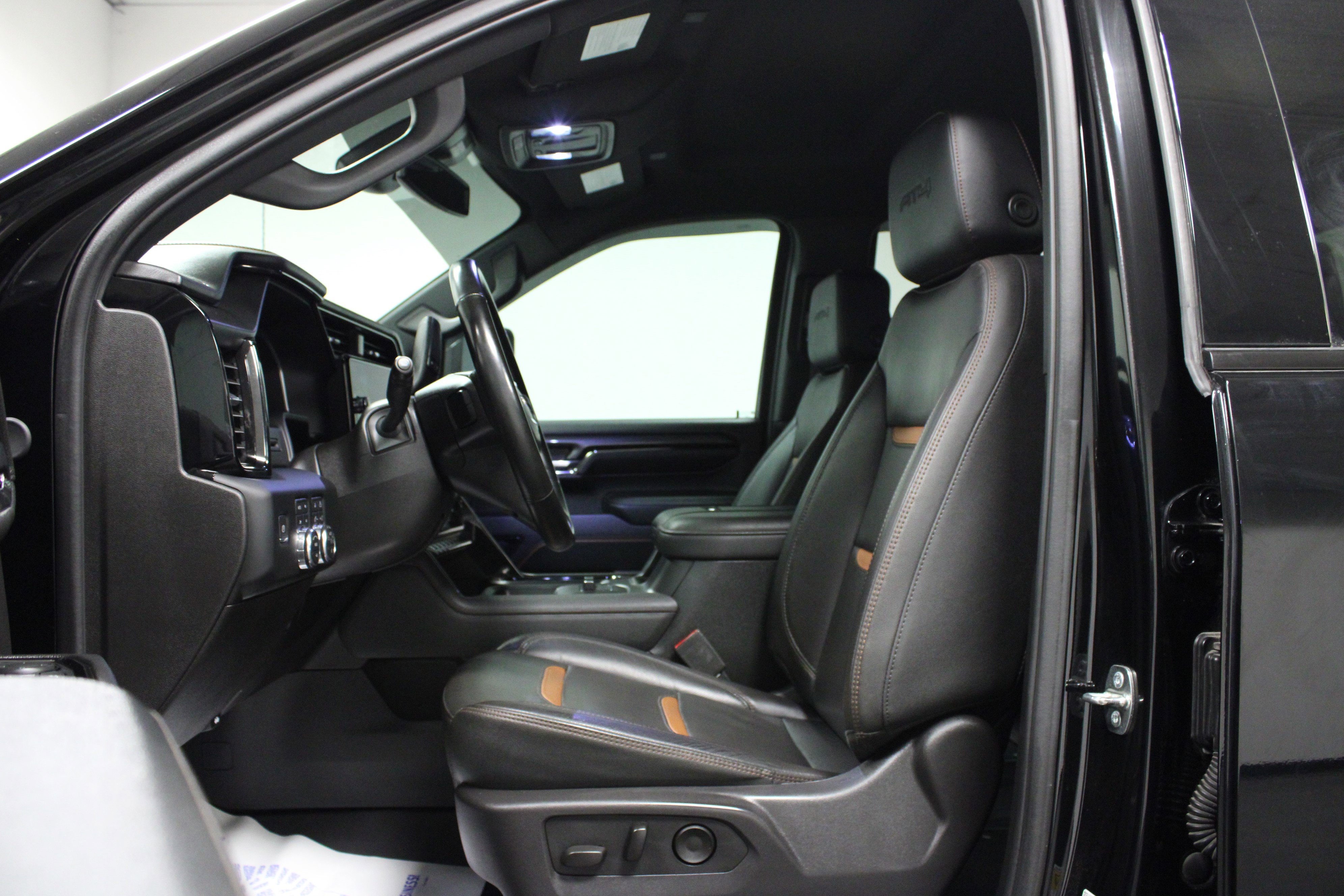 Used 2024 GMC Sierra 2500 AT4 AWD/4WD image 12