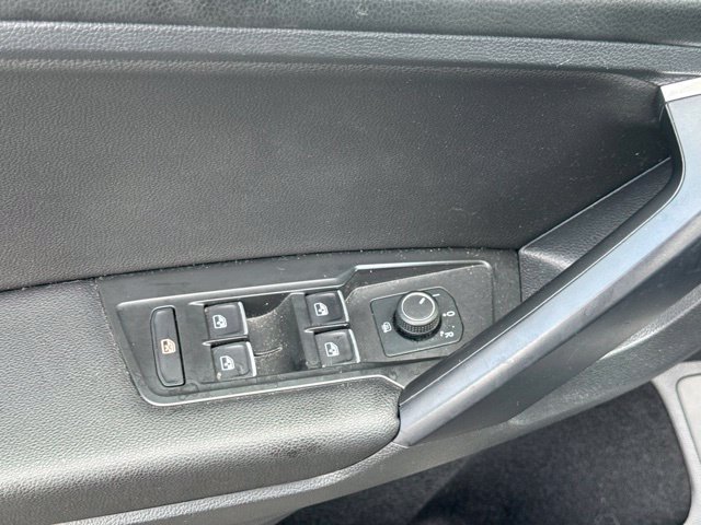 Used 2021 Volkswagen Tiguan SEL AWD/4WD image 37