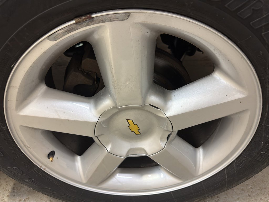 Used 2013 Chevrolet Avalanche LT w/ All-Star Edition image 38