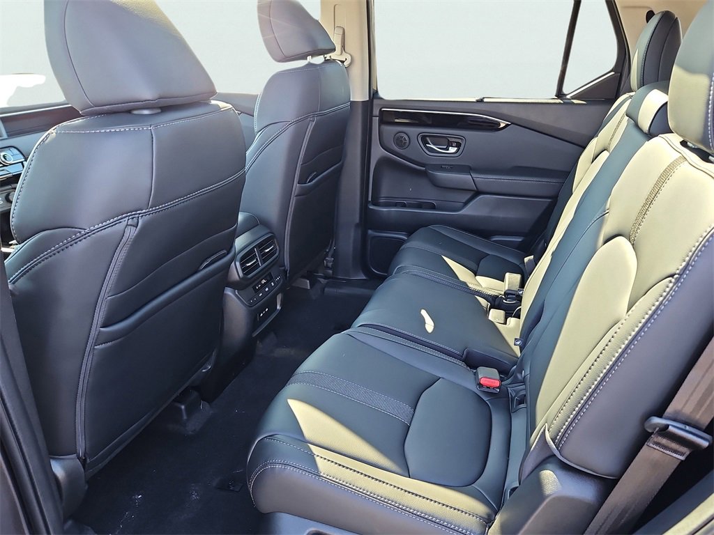 New 2025 Honda Pilot Touring image 22