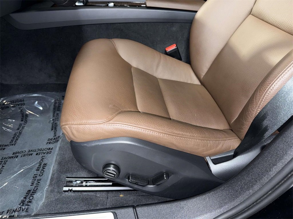 Used 2025 Volvo V60 B5 Cross Country Plus image 3