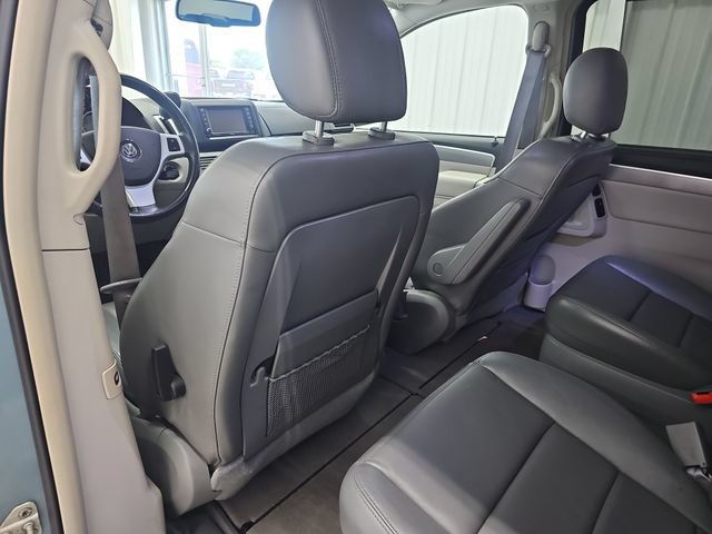 Used 2009 Volkswagen Routan SEL Premium FWD image 36