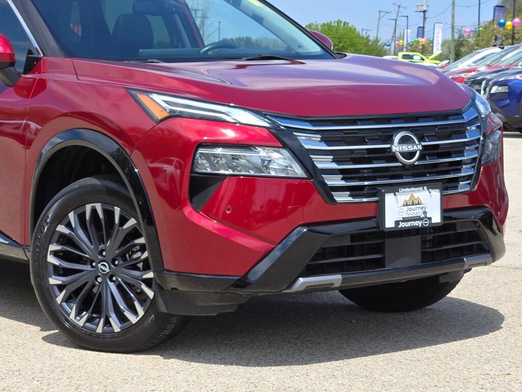 Used 2024 Nissan Rogue Platinum AWD/4WD image 2