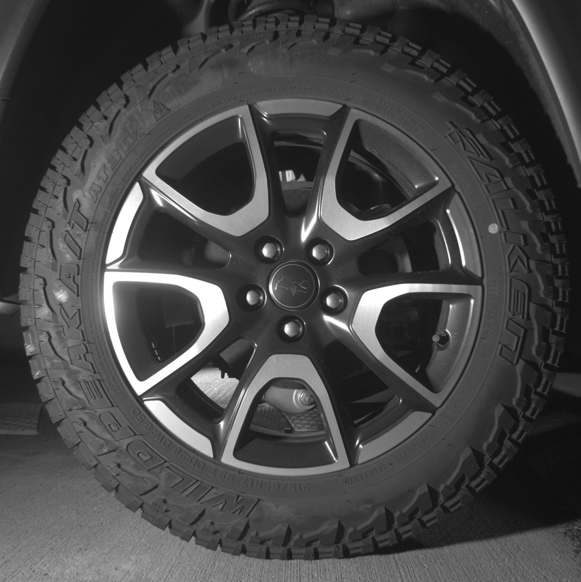Used 2025 Jeep Compass Trailhawk AWD/4WD image 15