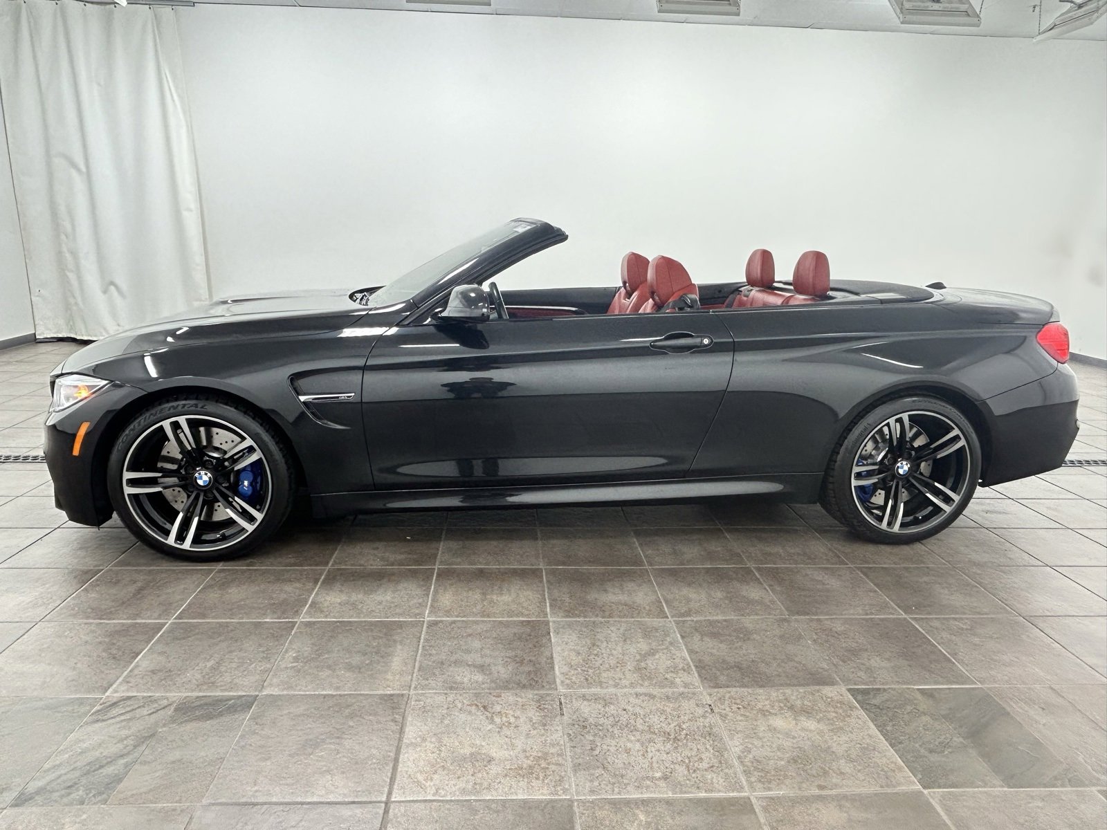 Used 2016 BMW M4 Convertible image 4