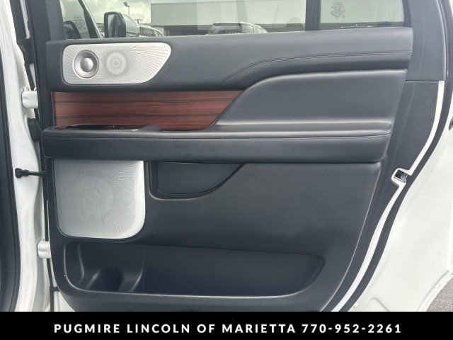 Used 2023 Lincoln Navigator L Reserve AWD/4WD image 16
