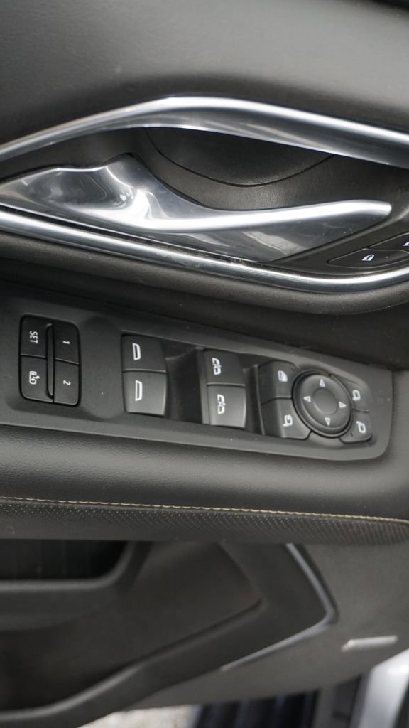 Used 2021 GMC Yukon XL SLT w/ SLT Premium Package image 37