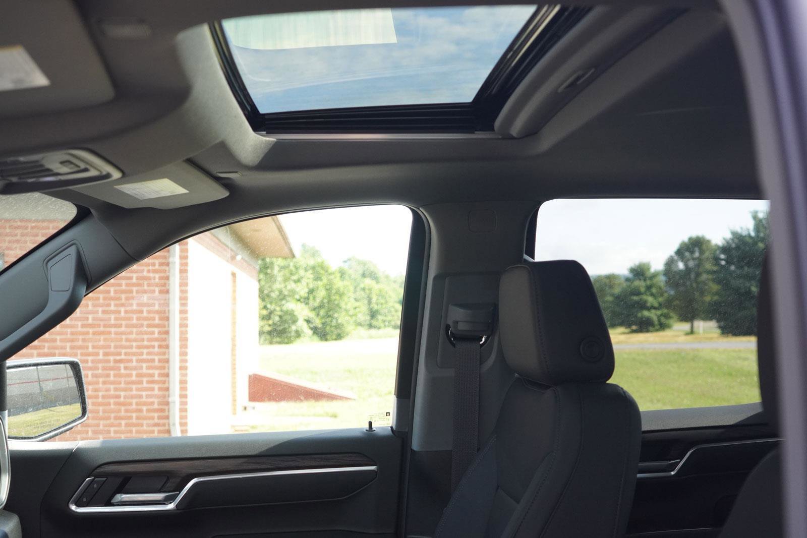 New 2026 GMC Sierra 1500 SLT w/ SLT Convenience Package image 26