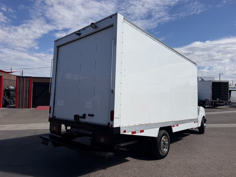 Used 2022 Chevrolet Express 3500 w/ Power Convenience Package RWD image 3