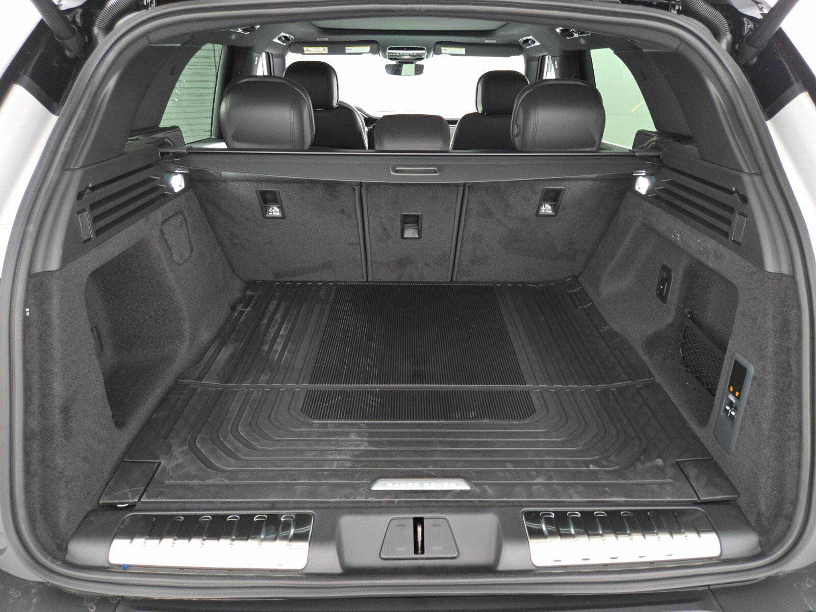 New 2026 Land Rover Range Rover Sport Dynamic SE AWD/4WD image 15