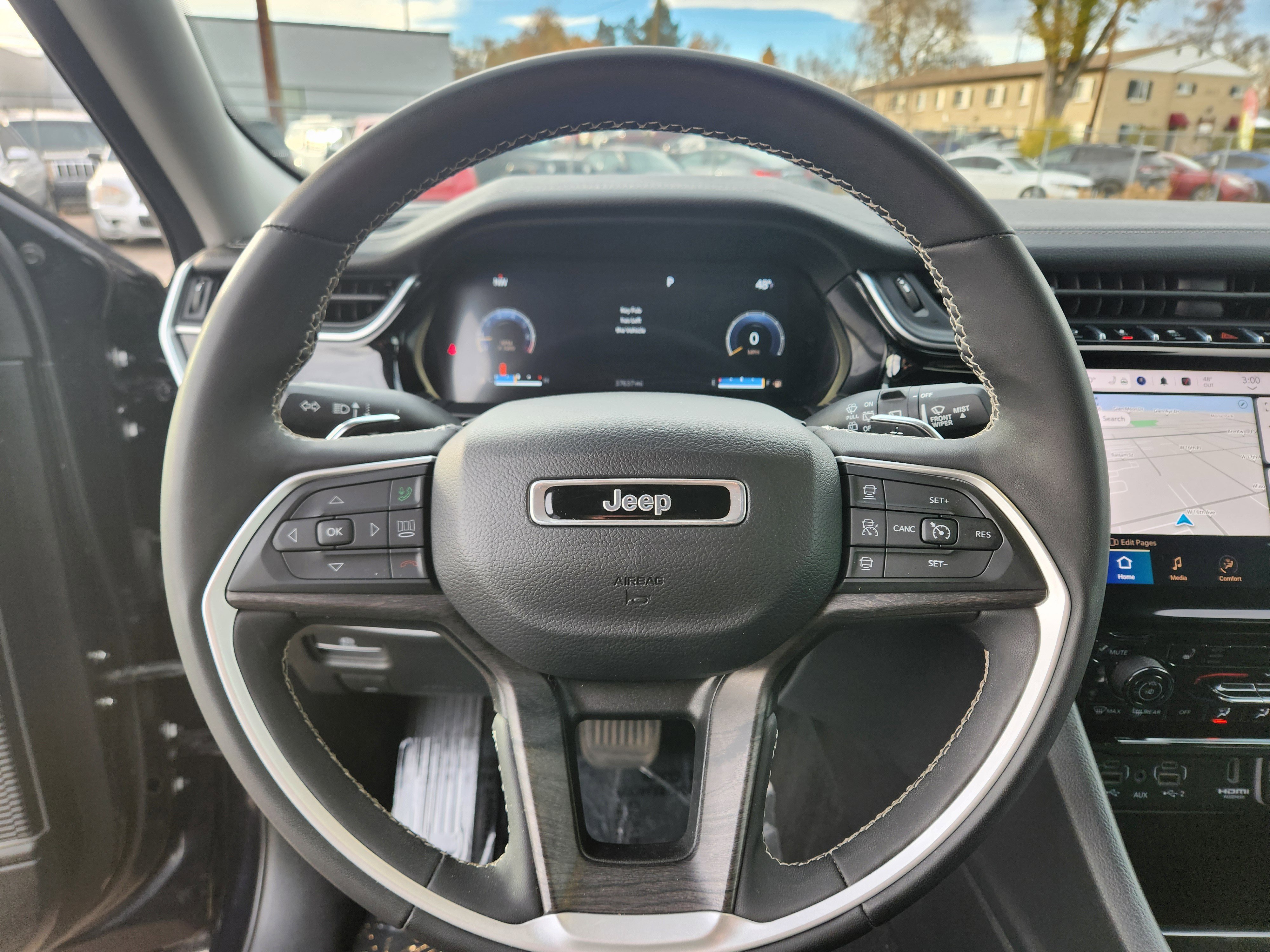 Used 2023 Jeep Grand Cherokee Limited w/ Trailer Tow Prep Group (B) image 7