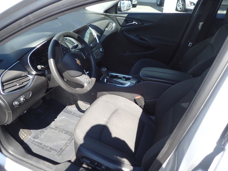 Used 2020 Chevrolet Malibu LT image 9