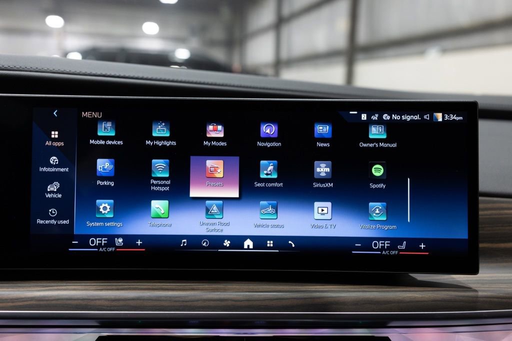 Used 2025 BMW i7 xDrive60 AWD/4WD image 58