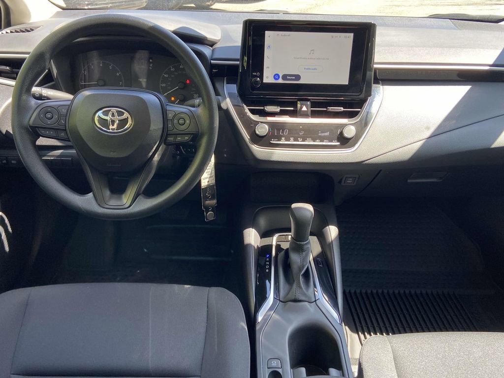 Used 2025 Toyota Corolla LE image 10