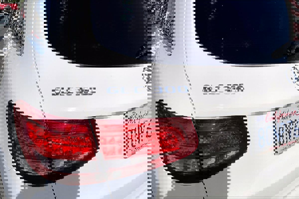 Used 2018 Mercedes-Benz GLC 300 SUV image 8