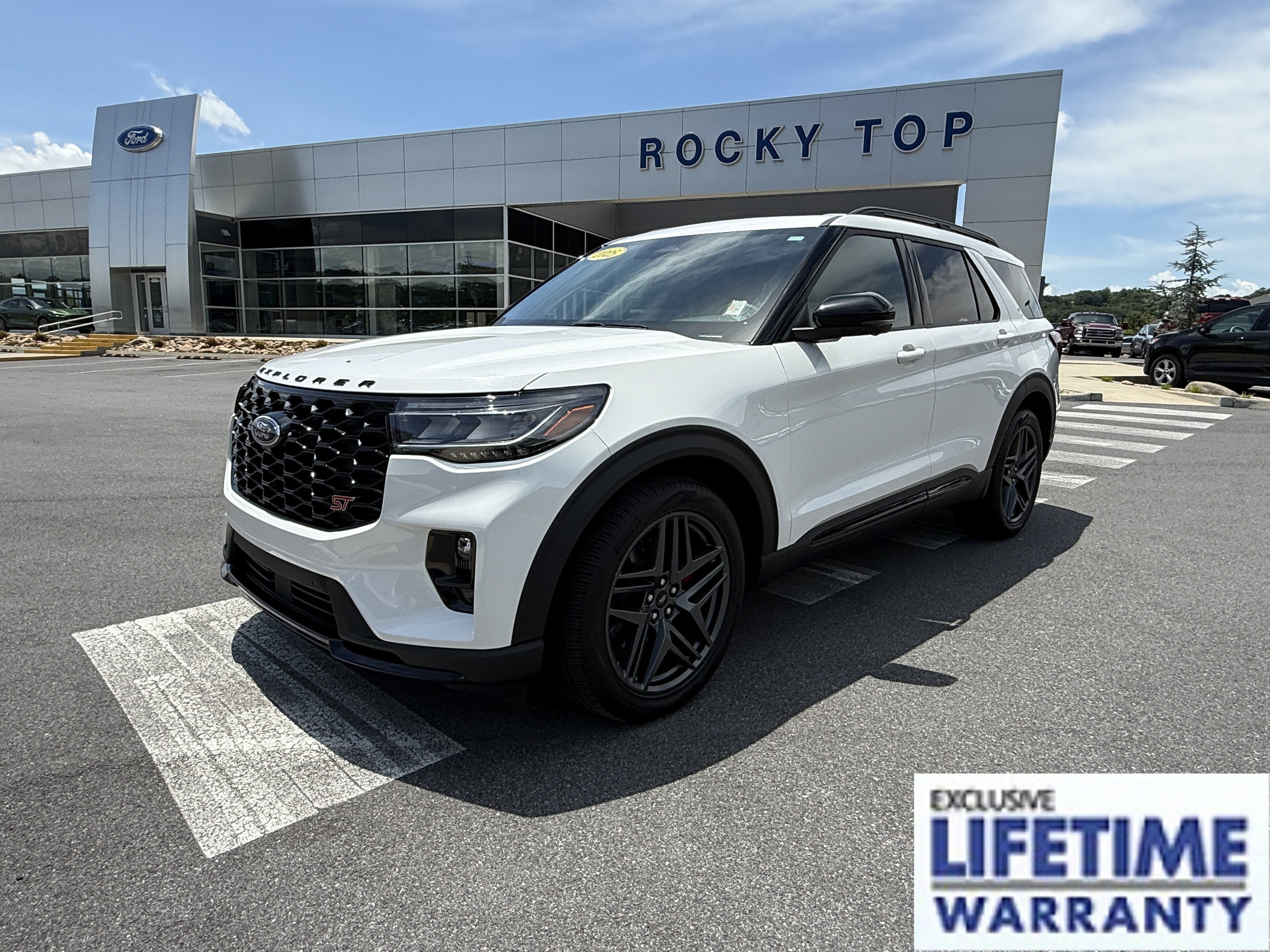 Used 2025 Ford Explorer ST AWD/4WD image 1