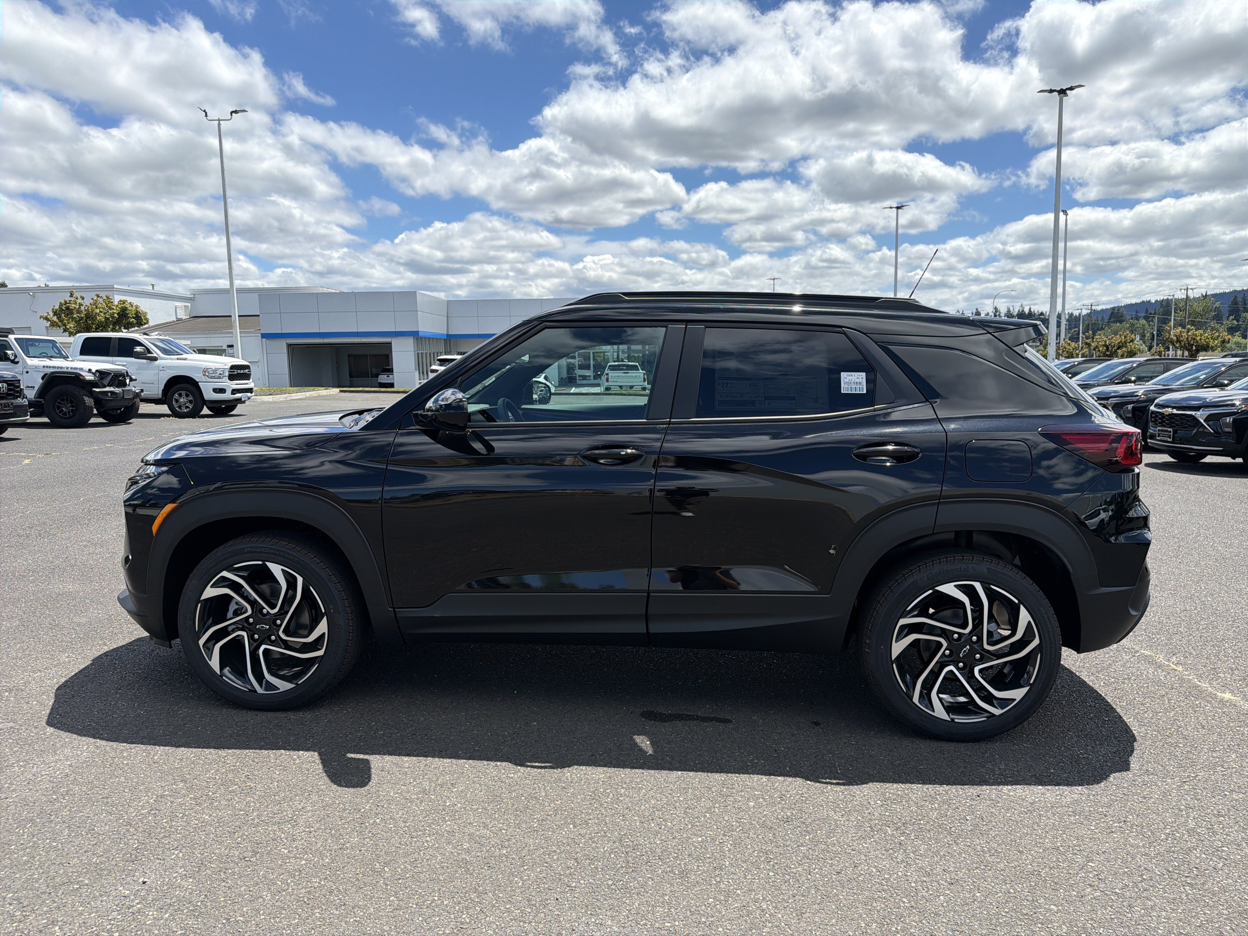 New 2026 Chevrolet TrailBlazer RS w/ Convenience Package AWD/4WD image 2