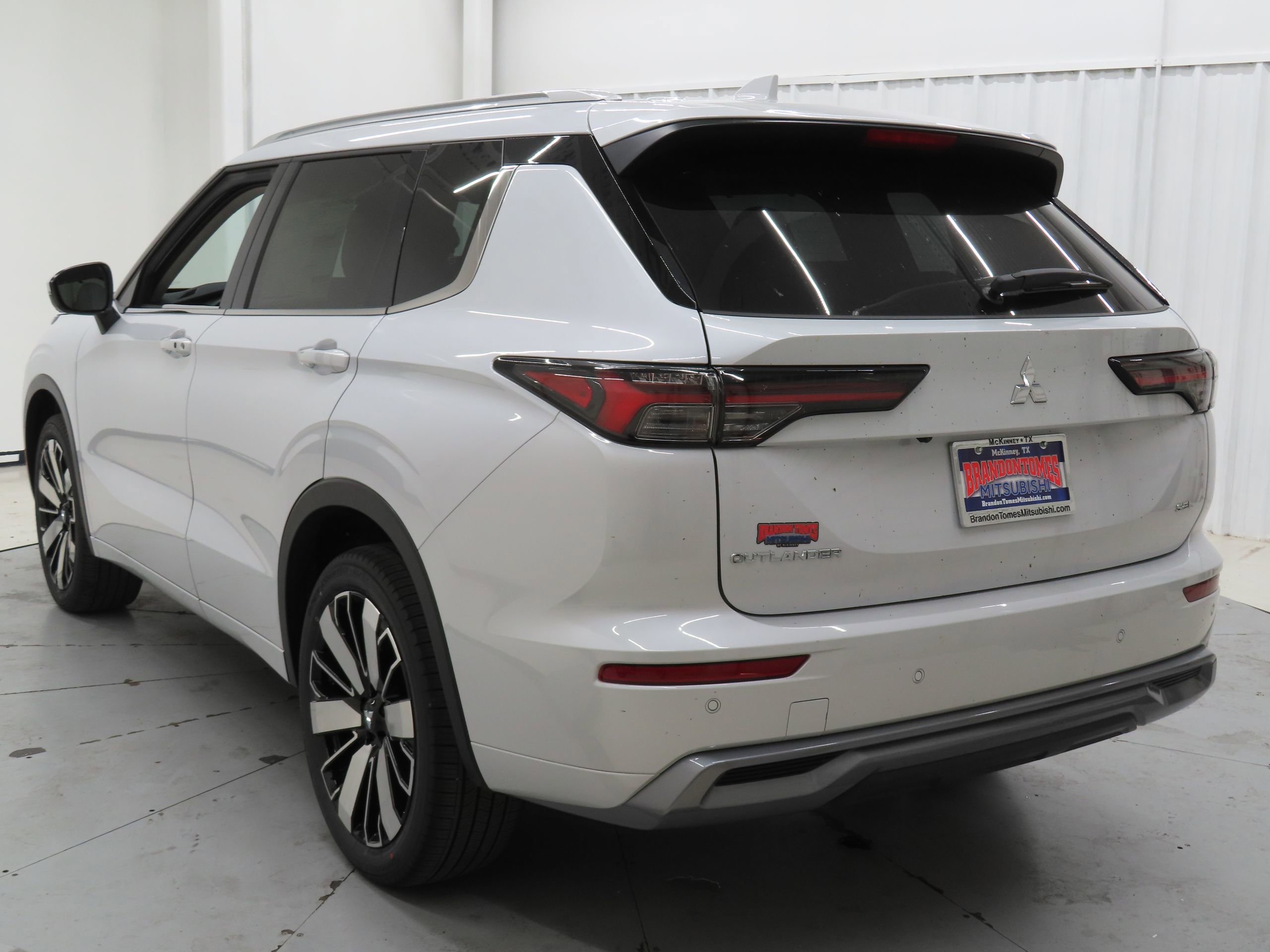 New 2026 Mitsubishi Outlander SEL FWD image 6