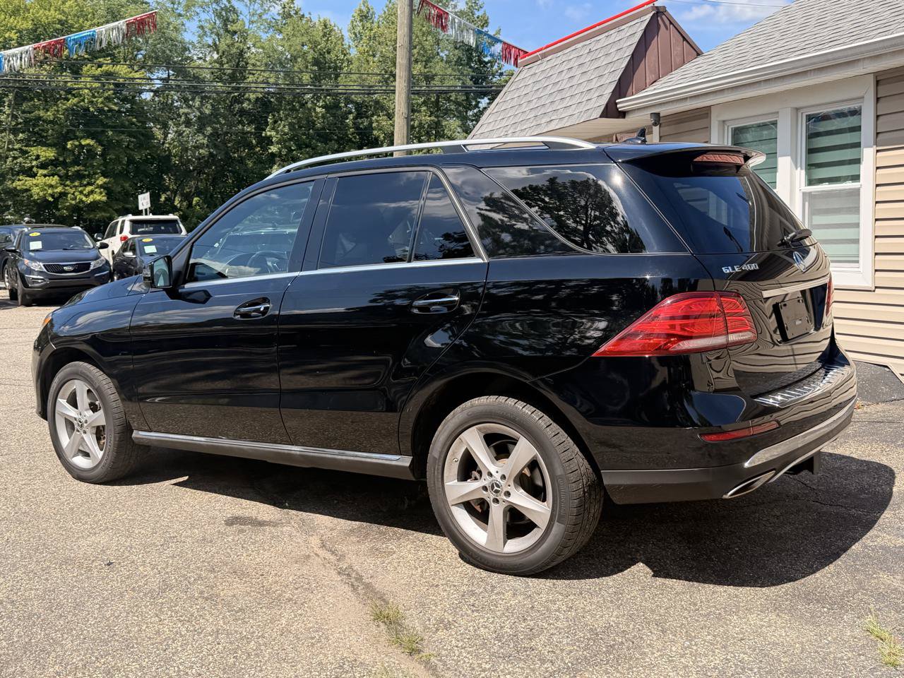 Used 2019 Mercedes-Benz GLE 400 4MATIC w/ Premium 1 Package image 4