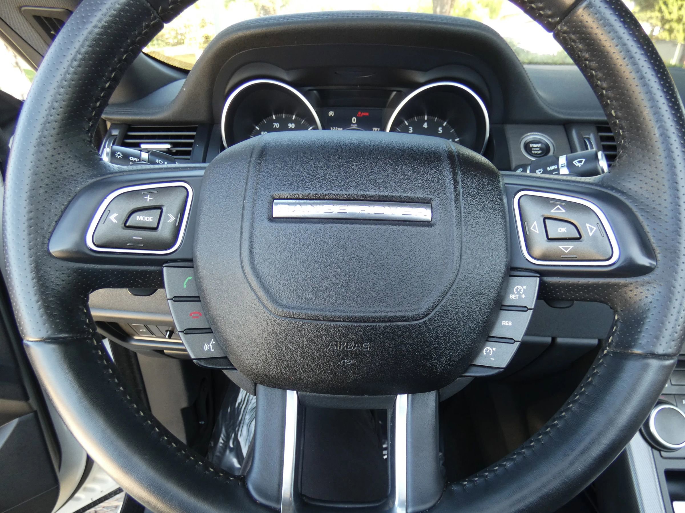 Used 2018 Land Rover Range Rover Evoque SE Dynamic image 54