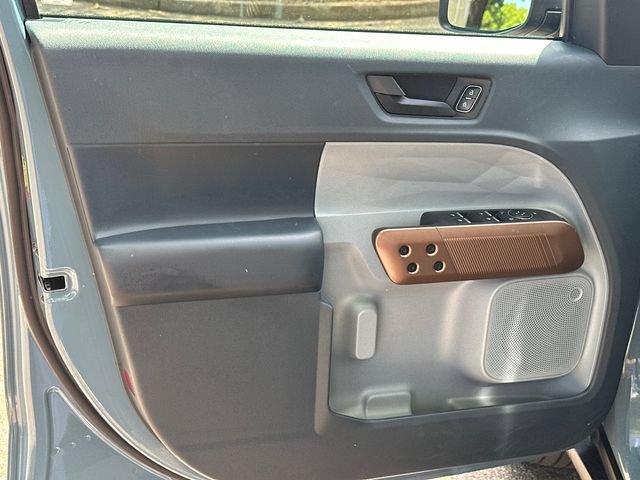 Certified 2023 Ford Maverick Lariat FWD image 13